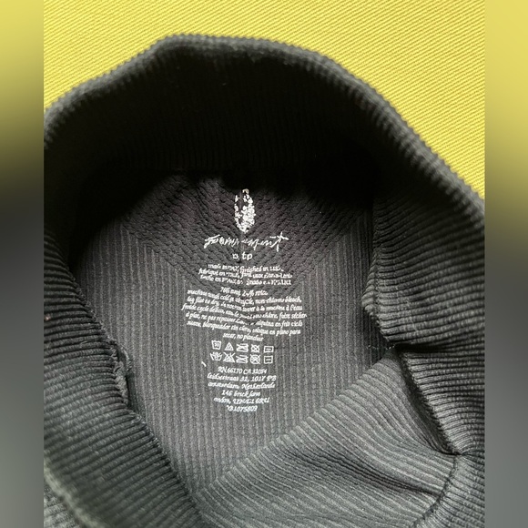 NEW FP Movement Happiness Runs Prajna Black Ribbed Shorts Size XS/S NWOT - Picture 7 of 7